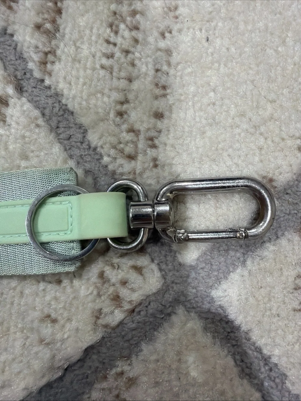 Lululemon Never Lost Keychain Wristlet Strap Citra Lime Silver Green Clip On